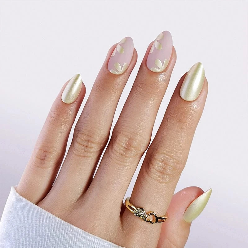 Holy Grail Nail press on Pearl Flower - Soft Gel Press Ons (Short Almond)