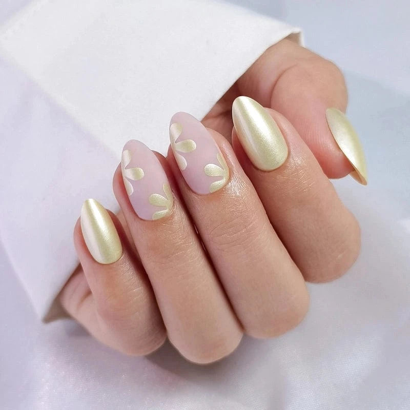 Holy Grail Nail press on Pearl Flower - Soft Gel Press Ons (Short Almond)
