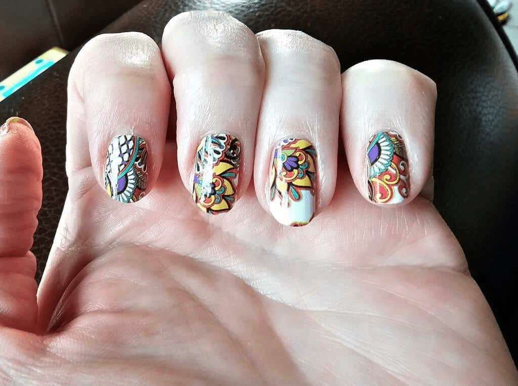 Swirly Curls - Holy Classics (Non-UV Nail Wraps)