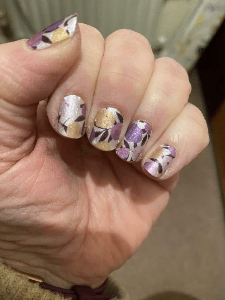 Beauty Queen - Holy Classics (Non-UV Nail Wraps)