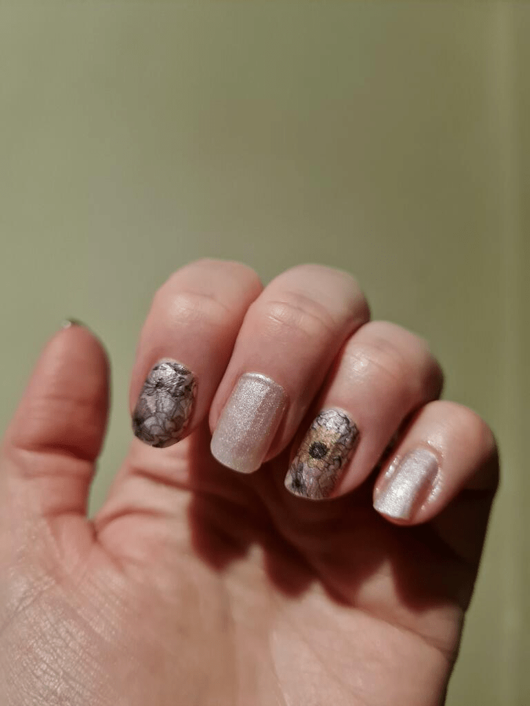 Riot of Flowers - Holy Classics (Non-UV Nail Wraps)