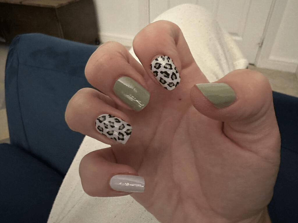 Paw Print Green - Holy Classics (Non-UV Nail Wraps)