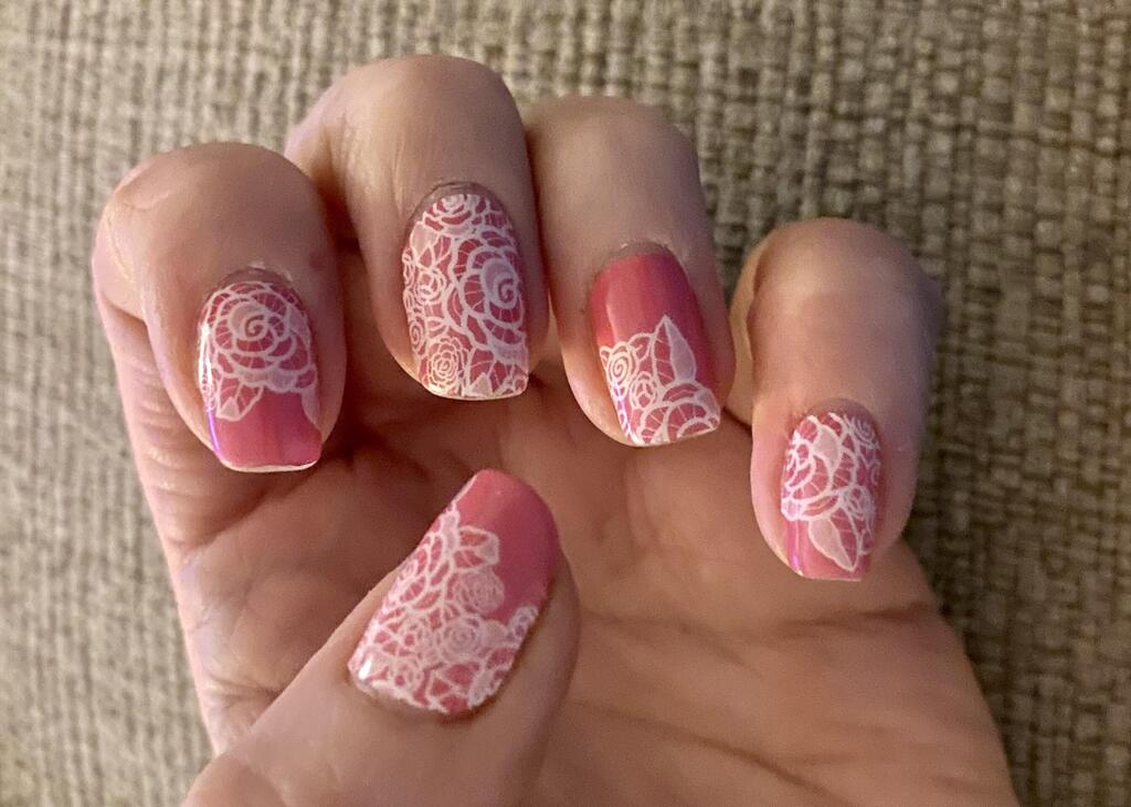 Lacy Flowers - Holy Classics (Non-UV Nail Wraps)