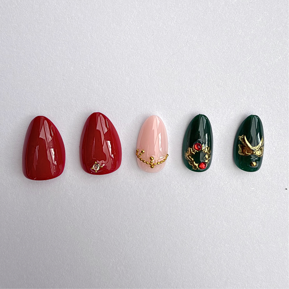 Sleigh Queen- Soft Gel Press Ons (Short Almond)