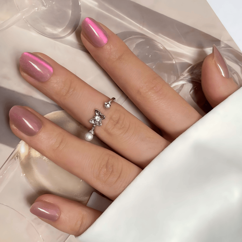 Holy Grail Nail press on Running the Show (Cat's Eye) -  Soft Gel Press Ons (Short Oval)