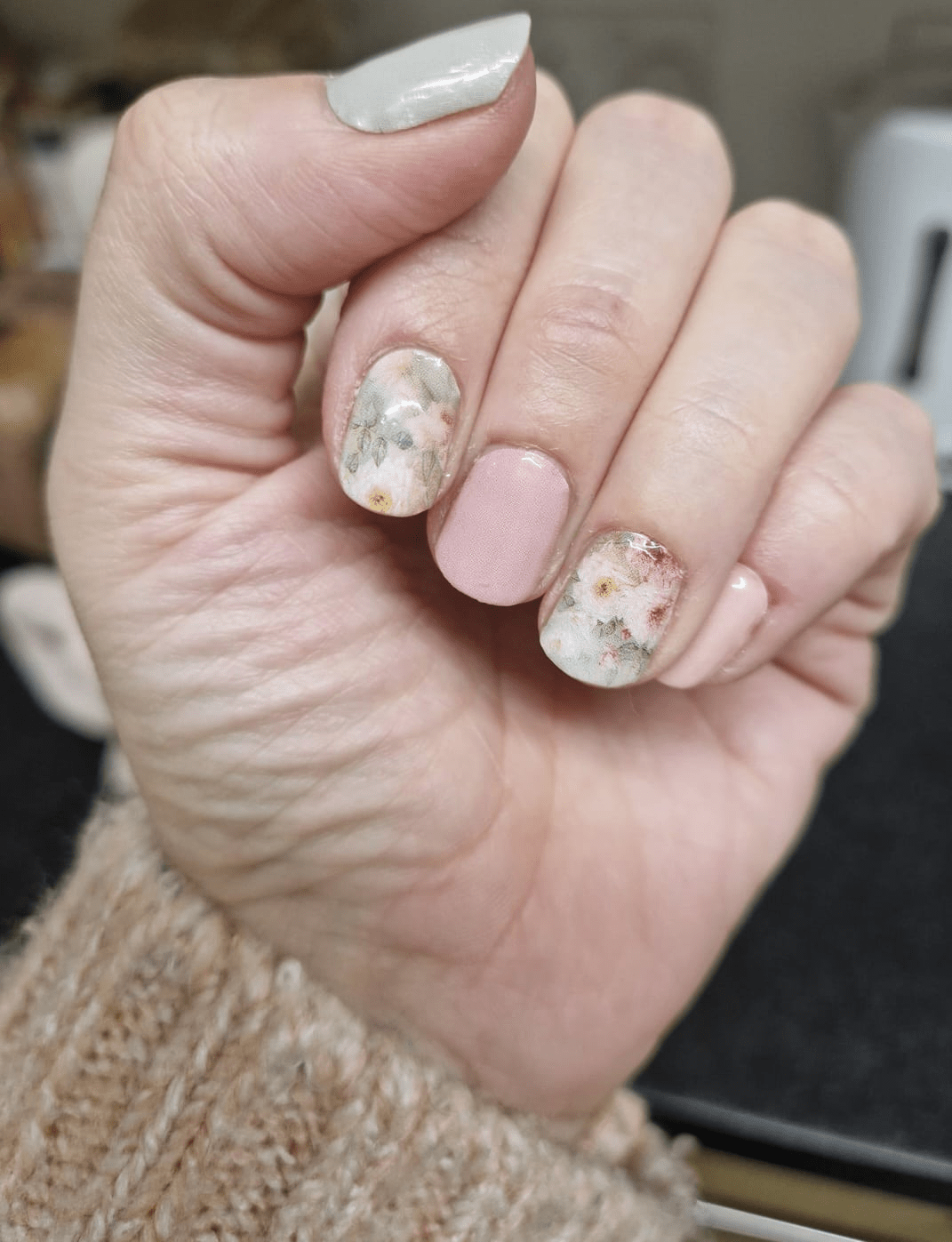 Rose Garden - Holy Classics (Non-UV Nail Wraps)