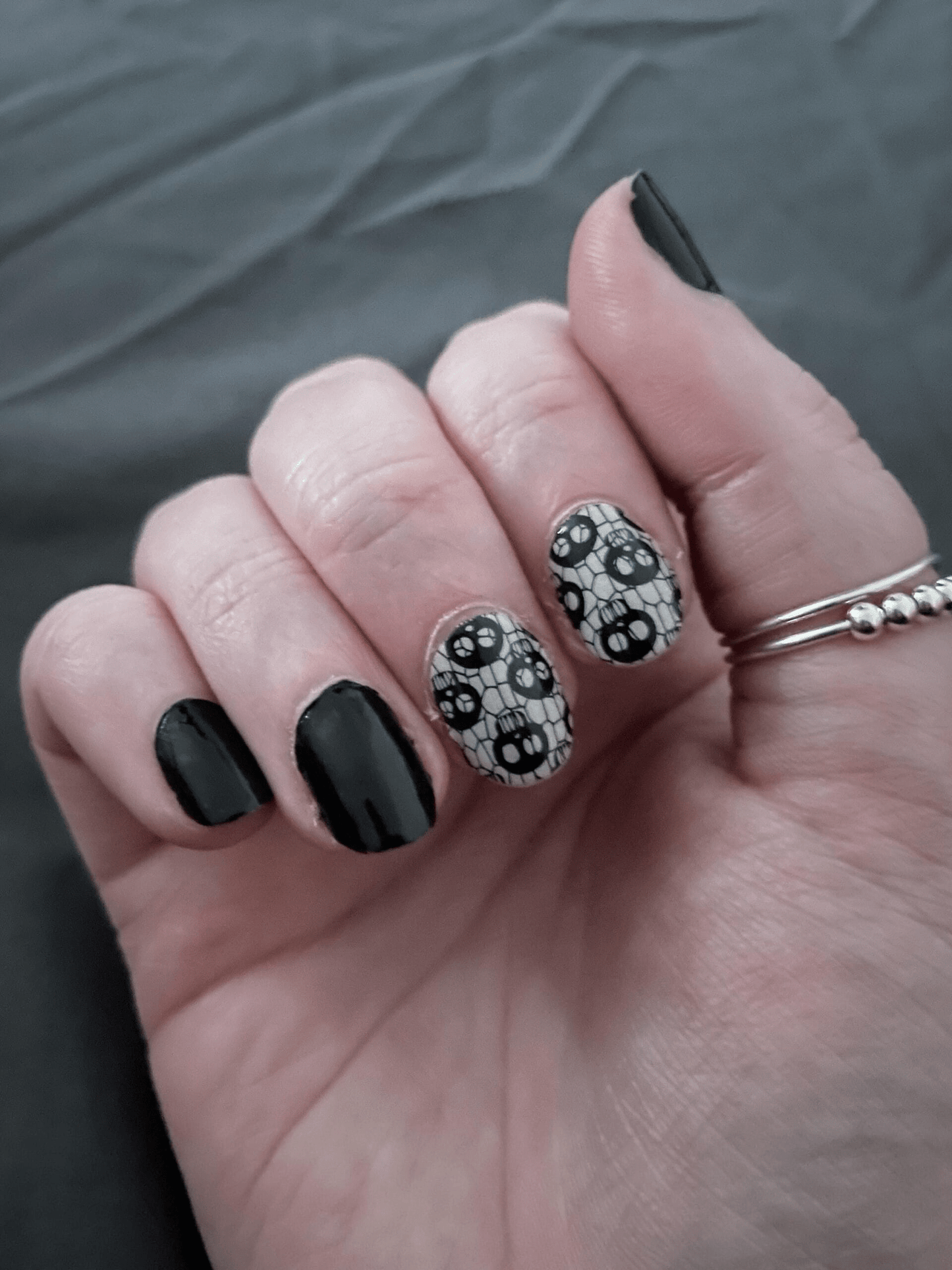 Fishnet Skulls (Glow in the Dark) - Holy Classics (Non-UV Nail Wraps)