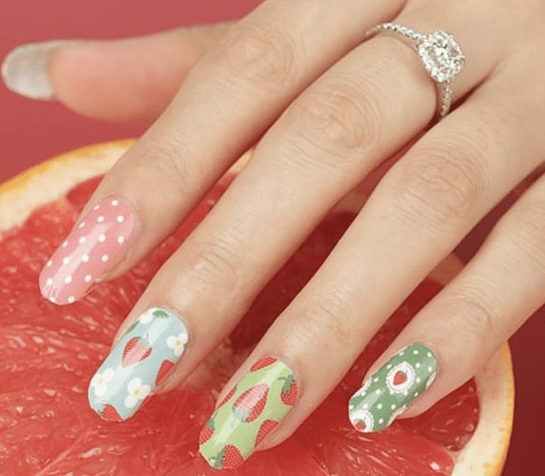 Strawberry Surprise - Holy Classics (Non-UV Nail Wraps)